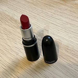 MAC mini lipstick matte D for danger NWOT